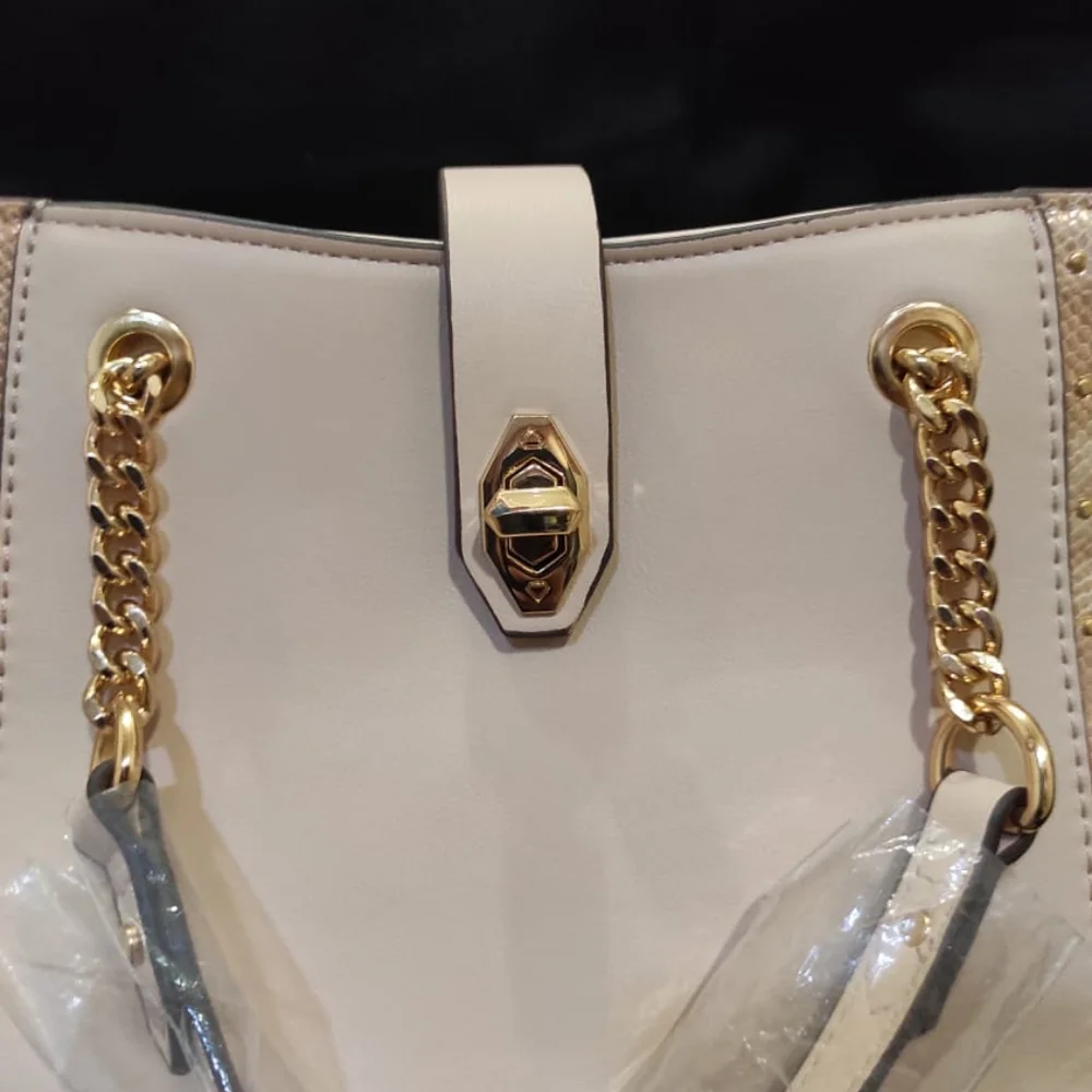 Accessorize London handbag - Picture 6 of 13